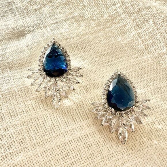Sapphire blue tear drop super sparkly cubic zirconia stud earrings - Picture 1 of 4